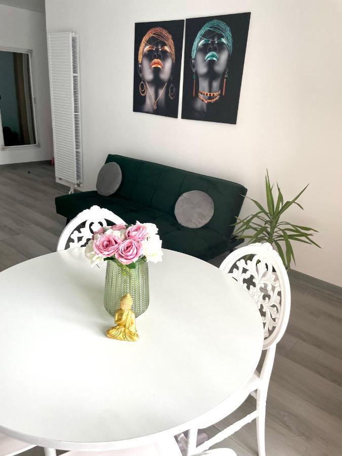 Ferienwohnung Dominic 2 Beds 1 Sofa Parking Pool Apartament By Alezzi Nord10 Năvodari Exterior foto