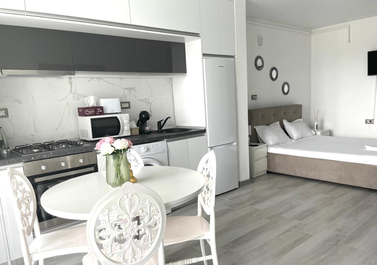 Ferienwohnung Dominic 2 Beds 1 Sofa Parking Pool Apartament By Alezzi Nord10 Năvodari Exterior foto